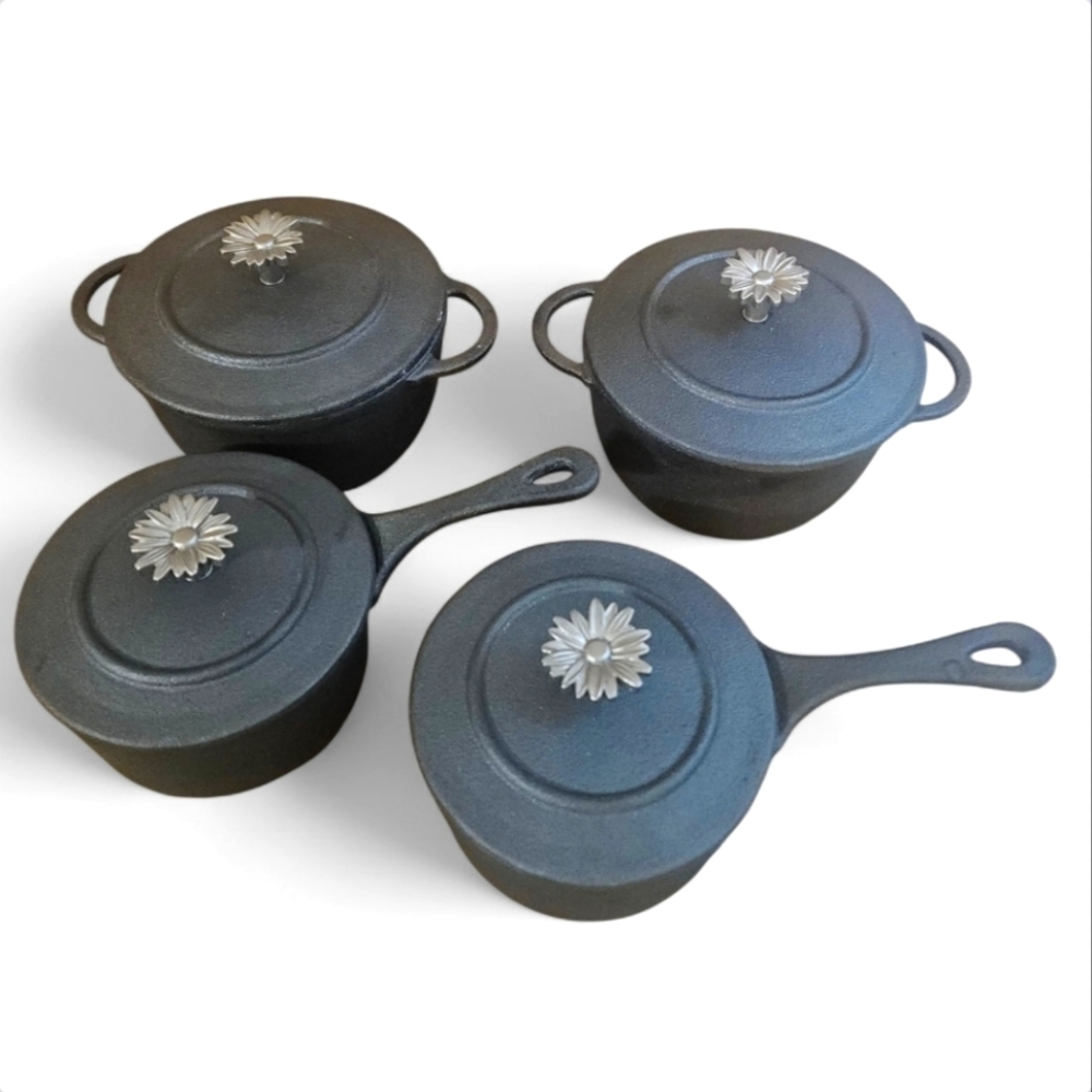 8 Pc Pioneer Woman Dazzling Dahlias Mini Cast Iron Set (2) Dutch Ovens (2) Pots